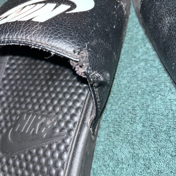 Nike Black Slide Sandals with White Logo - Picture 4 of 4
